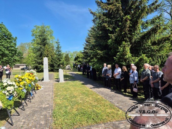 Die Beisetzungsflche auf dem deutschen Soldatenfriedhof in Whuden.